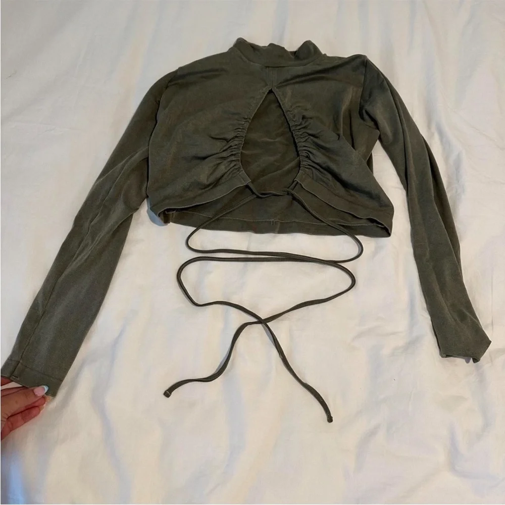 Zara Olive Cutout Cut Out Ruched Crop Top - Picture 7 of 7